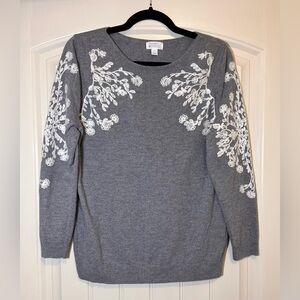 Beautiful grey sweater with white detail